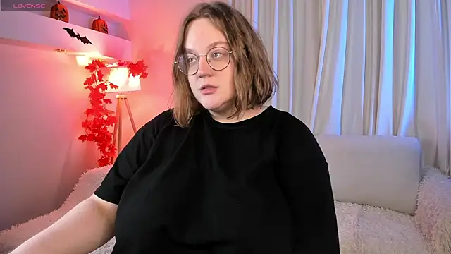 Snapshot of Alissa_S chatting on October 31, 4:19 pm Alissa S online show from October 31, 4:19 pm