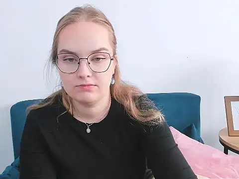 Snapshot of AliceCrazy69 chatting on October 20, 10:05 am AliceCrazy69 online show from October 20, 10:05 am