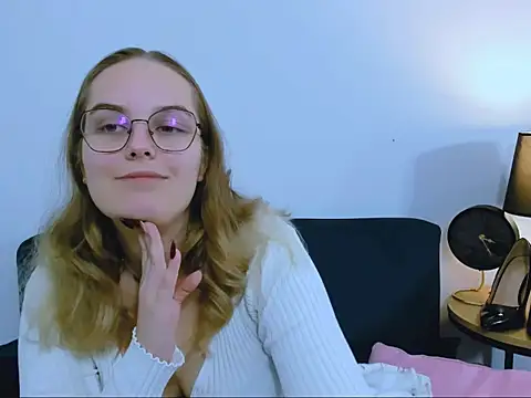 Snapshot of AliceCrazy69 chatting on November 21, 12:48 pm AliceCrazy69 online show from November 21, 12:48 pm