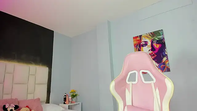 Snapshot of SammyRose_ chatting on October 4, 8:18 pm SammyRose online show from October 4, 8:18 pm