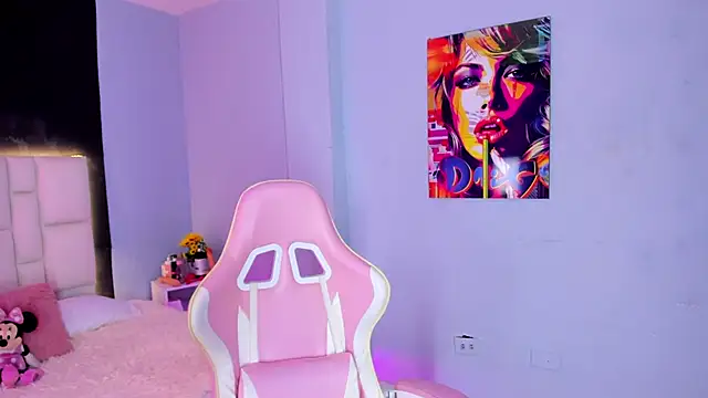 Snapshot of SammyRose_ chatting on October 14, 7:03 pm SammyRose online show from October 14, 7:03 pm