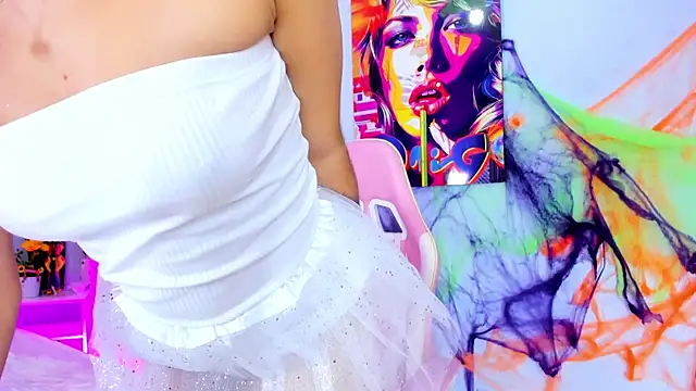 Snapshot of SammyRose_ chatting on October 31, 8:10 pm SammyRose online show from October 31, 8:10 pm