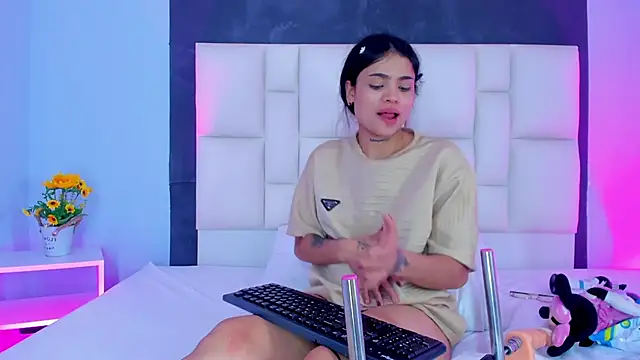 Snapshot of SammyRose_ chatting on November 10, 7:29 am SammyRose online show from November 10, 7:29 am