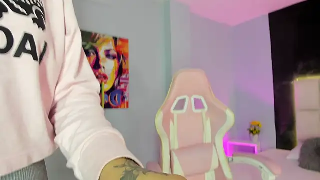 Snapshot of SammyRose_ chatting on November 12, 7:46 pm SammyRose online show from November 12, 7:46 pm