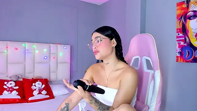 Snapshot of SammyRose_ chatting on November 30, 6:45 pm SammyRose online show from November 30, 6:45 pm