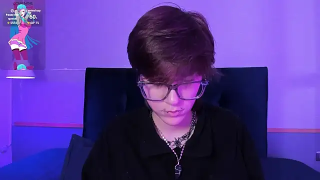 Tsuki Maru online show from March 1, 10:45 pm