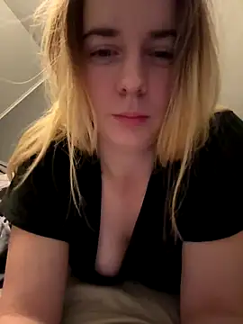 ellieen online show from October 20, 9:59 pm