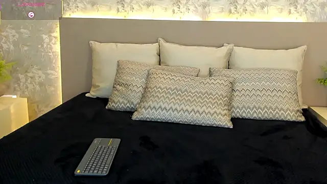 Snapshot of MilaGrace1 chatting on September 30, 10:20 am MilaGrace1 online show from September 30, 10:20 am