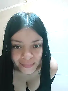 Snapshot of LunaJacobs chatting on November 5, 3:45 pm LunaJacobs online show from November 5, 3:45 pm