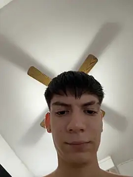 Snapshot of Luck__090 chatting on November 4, 9:25 pm Luck 090 online show from November 4, 9:25 pm