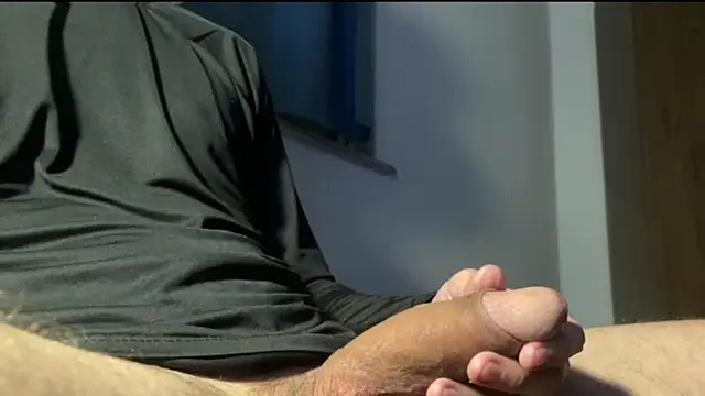 Snapshot of _tangodown chatting on November 9, 11:25 pm tangodown online show from November 9, 11:25 pm