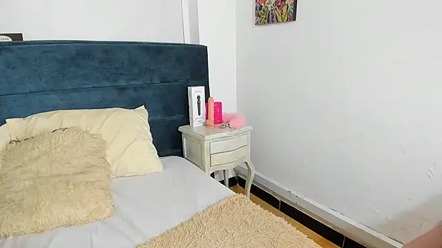 Vicluxxx online show from April 1, 1:23 pm