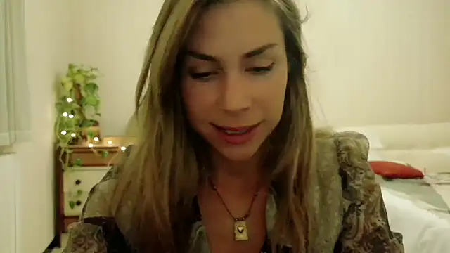 wonderalice31 online show from September 30, 6:57 pm