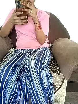 Snapshot of Student_girl2 chatting on September 18, 4:58 am Student girl2 online show from September 18, 4:58 am