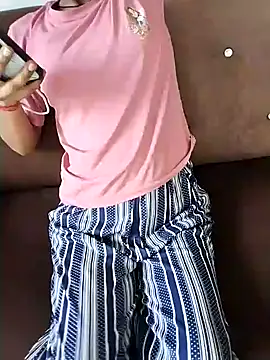 Snapshot of Student_girl2 chatting on September 28, 3:34 am Student girl2 online show from September 28, 3:34 am