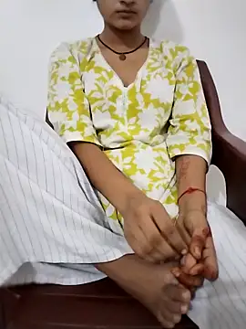 Snapshot of Student_girl2 chatting on October 3, 5:48 am Student girl2 online show from October 3, 5:48 am