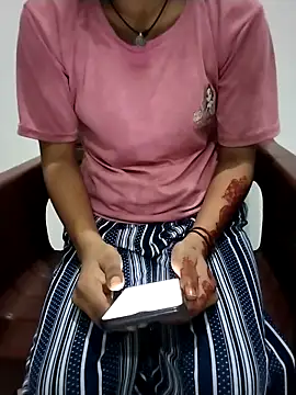 Snapshot of Student_girl2 chatting on October 8, 4:21 am Student girl2 online show from October 8, 4:21 am