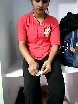 Snapshot of Student_girl2 chatting on October 28, 6:28 am Student girl2 online show from October 28, 6:28 am