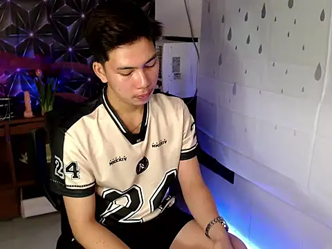 ursweet jade online show from October 22, 10:26 am