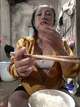 Snapshot of soope-00 chatting on October 24, 12:12 pm soope-00 online show from October 24, 12:12 pm