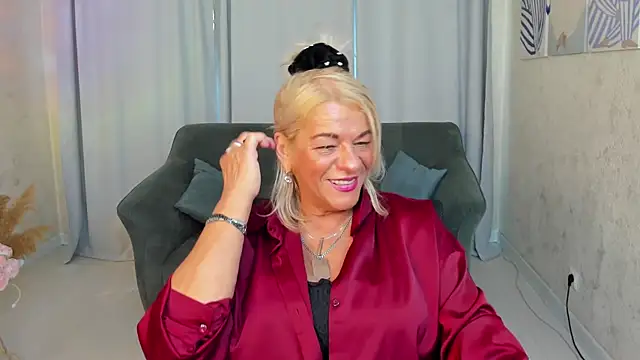 AnittaHarris online show from October 10, 7:40 am