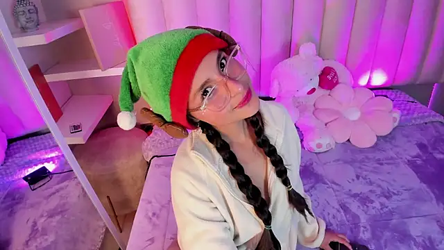 Snapshot of Annie__2 chatting on December 2, 3:01 am Annie 2 online show from December 2, 3:01 am