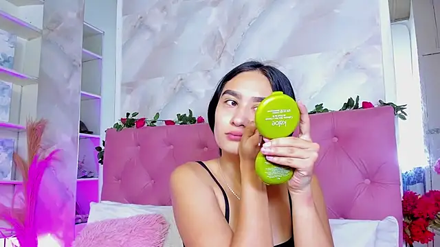 Snapshot of Nicolqueen_ chatting on October 22, 11:21 am Nicolqueen online show from October 22, 11:21 am