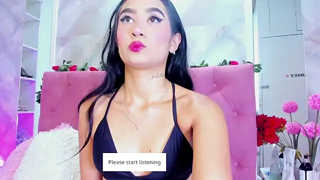 Snapshot of Nicolqueen_ chatting on November 17, 11:05 am Nicolqueen online show from November 17, 11:05 am