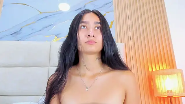 Snapshot of Nicolqueen_ chatting on April 20, 11:13 am Nicolqueen online show from April 20, 11:13 am