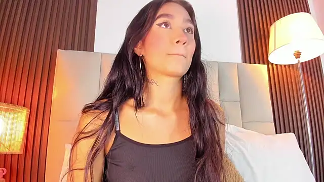 Snapshot of Nicolqueen_ chatting on May 12, 11:18 am Nicolqueen online show from May 12, 11:18 am