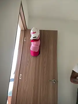 Snapshot of Sophie_Dreamss chatting on February 23, 8:06 pm Sophie Dreamss online show from February 23, 8:06 pm