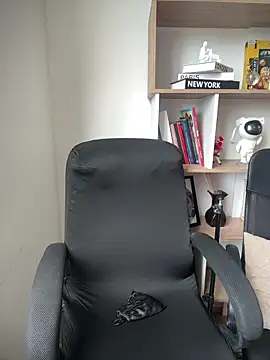 Snapshot of Sophie_Dreamss chatting on February 28, 8:43 pm Sophie Dreamss online show from February 28, 8:43 pm