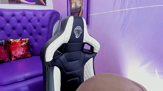 Snapshot of tefi_meow chatting on October 1, 11:49 am tefi meow online show from October 1, 11:49 am