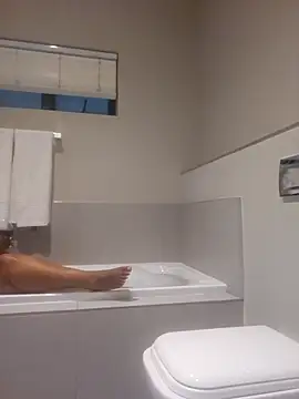 Snapshot of trickyOne chatting on December 20, 8:38 pm trickyOne online show from December 20, 8:38 pm