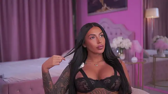 AishaaDevoe online show from April 17, 6:33 pm