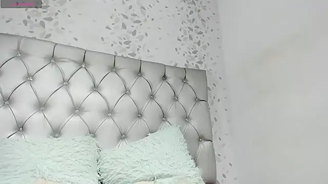 michelle perla online show from November 8, 7:45 pm