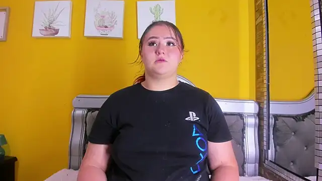 Snapshot of Miiafoox chatting on September 10, 4:29 pm Miiafoox online show from September 10, 4:29 pm