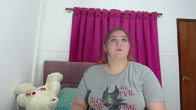 Snapshot of Miiafoox chatting on October 29, 7:04 pm Miiafoox online show from October 29, 7:04 pm