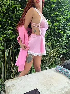 roxyrougee online show from June 3, 12:30 pm