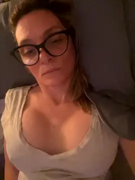 Snapshot of na1801 chatting on November 6, 2:23 am na1801 online show from November 6, 2:23 am