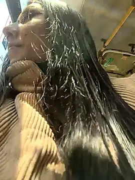 missashlyrosette online show from March 25, 4:02 pm