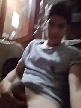 aispuro8505 online show from April 26, 7:28 am