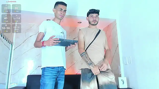 Snapshot of Golldens_Dreamss chatting on October 12, 7:46 pm Golldens Dreamss online show from October 12, 7:46 pm