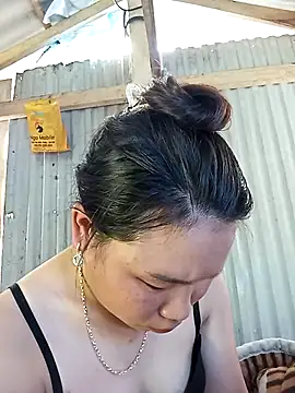 may-squirl online show from September 23, 8:39 am