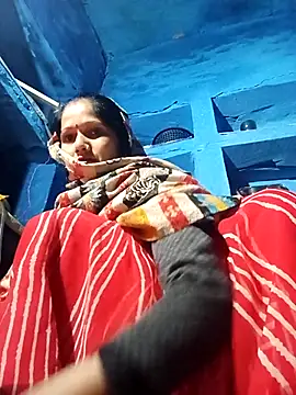 Snapshot of Jooli_xx chatting on November 14, 12:31 am Jooli xx online show from November 14, 12:31 am