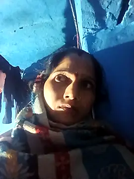 Snapshot of Jooli_xx chatting on November 14, 12:48 pm Jooli xx online show from November 14, 12:48 pm