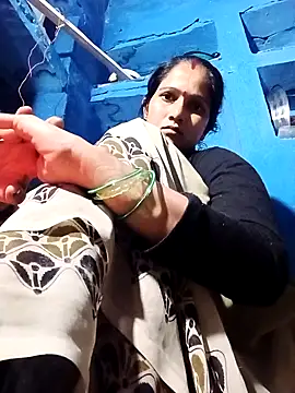 Jooli xx online show from January 17, 3:50 pm