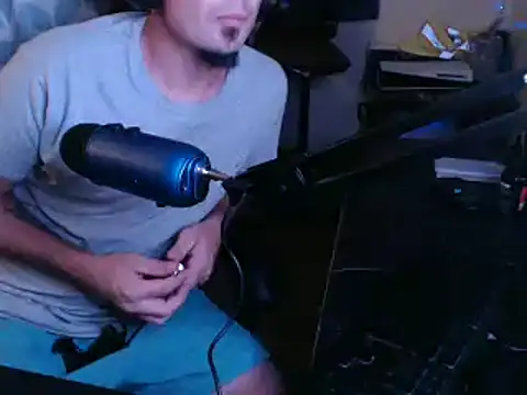 Snapshot of YoBlezz chatting on October 11, 8:02 am YoBlezz online show from October 11, 8:02 am