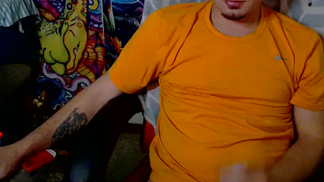 Snapshot of YoBlezz chatting on December 5, 5:05 am YoBlezz online show from December 5, 5:05 am