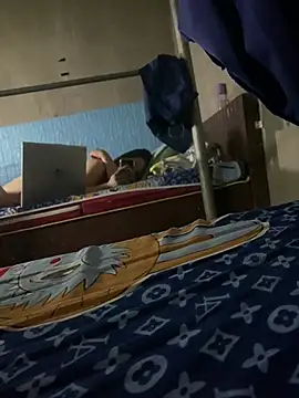 Snapshot of leehank01 chatting on May 18, 4:13 pm leehank01 online show from May 18, 4:13 pm